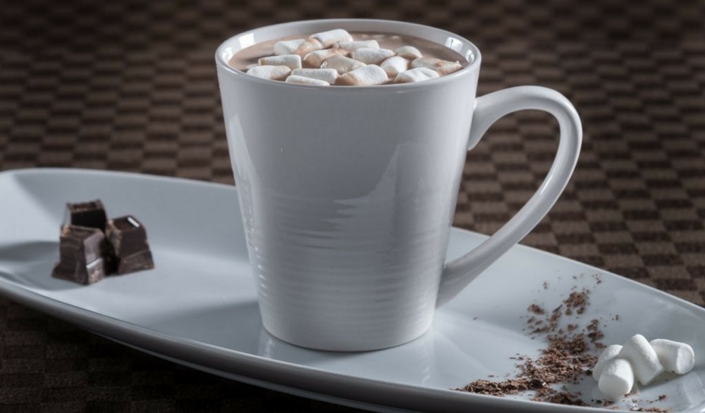 Chocolat chaud vegan épicé aux guimauves - Recette par Immersion Végétale